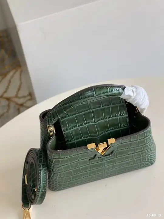 VUITTON LOUIS CAPUCINES MINI 0515